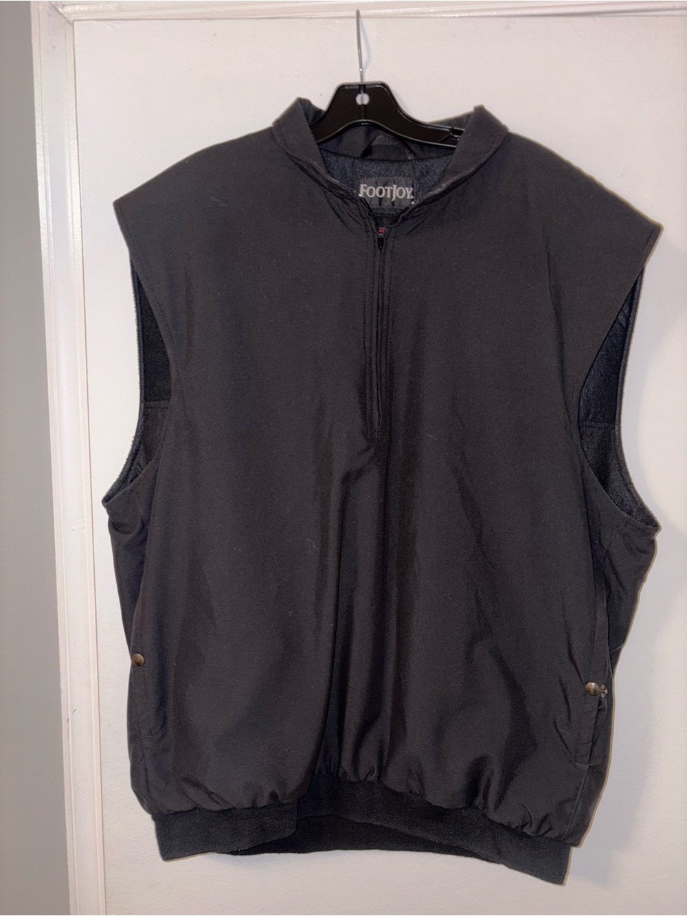 FootJoy Men’s Black Sleeveless Golf Vest with Zip